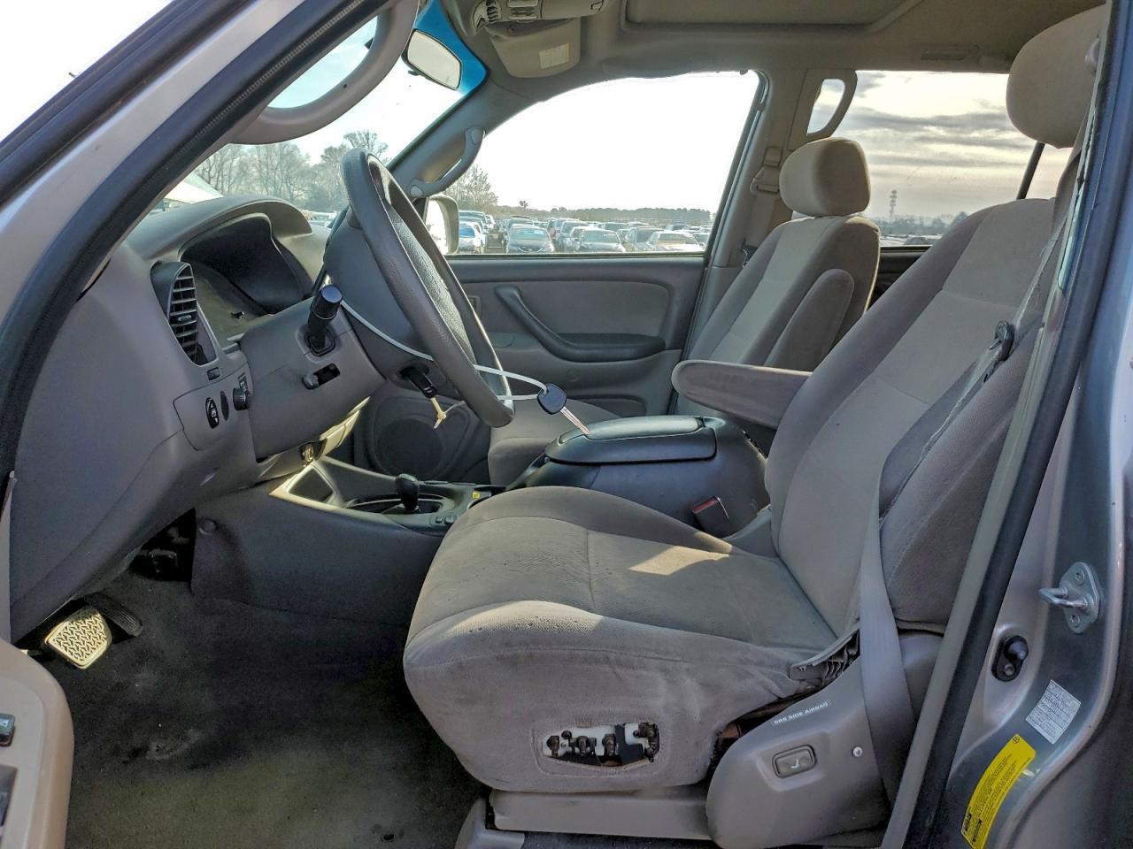 2003 TOYOTA Sequoia