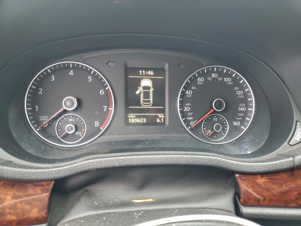 2012 VOLKSWAGEN Passat