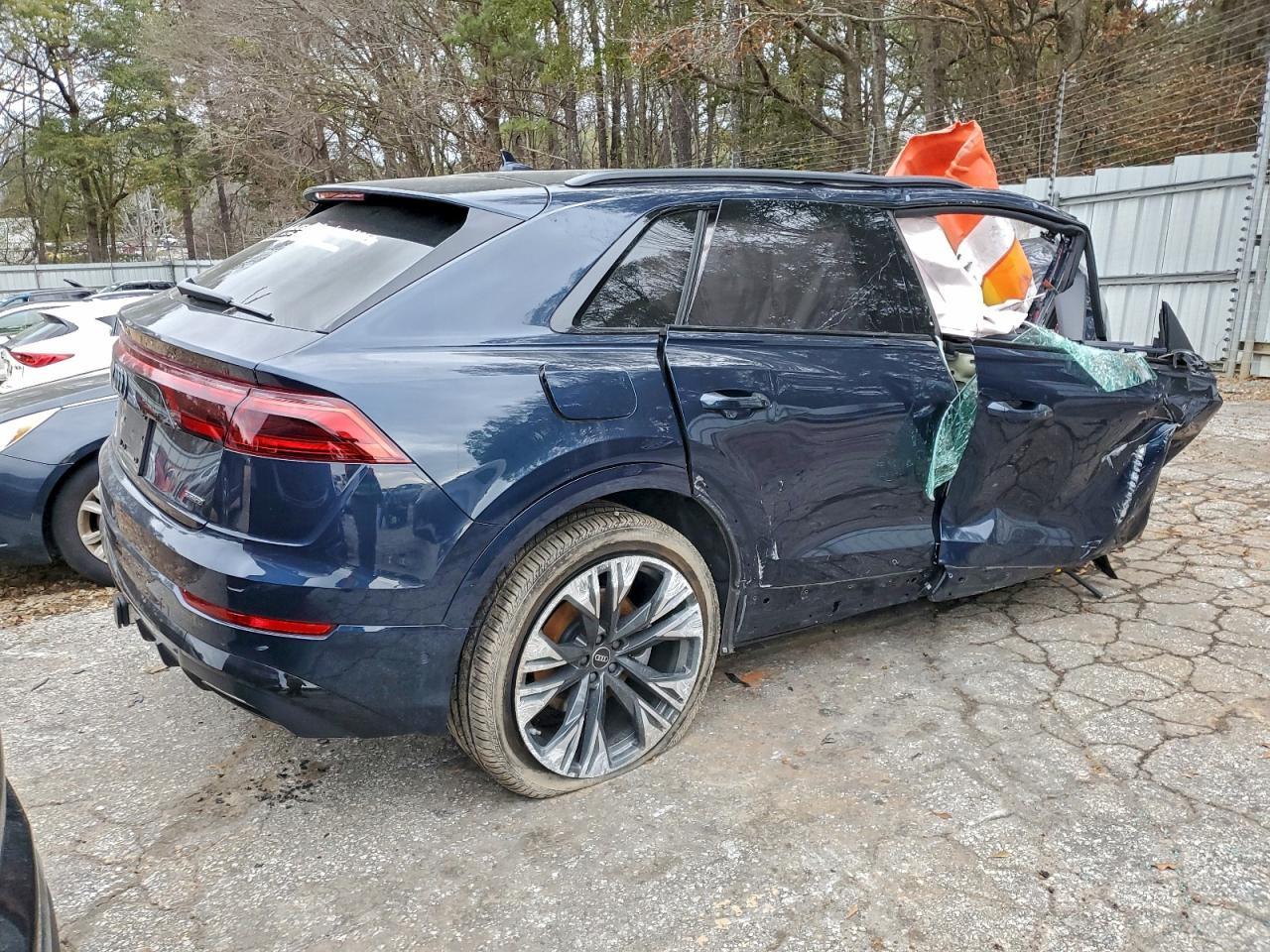 2025 AUDI Q8