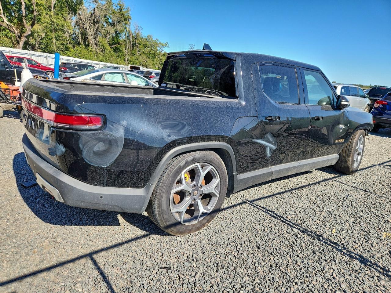 2022 RIVIAN R1t