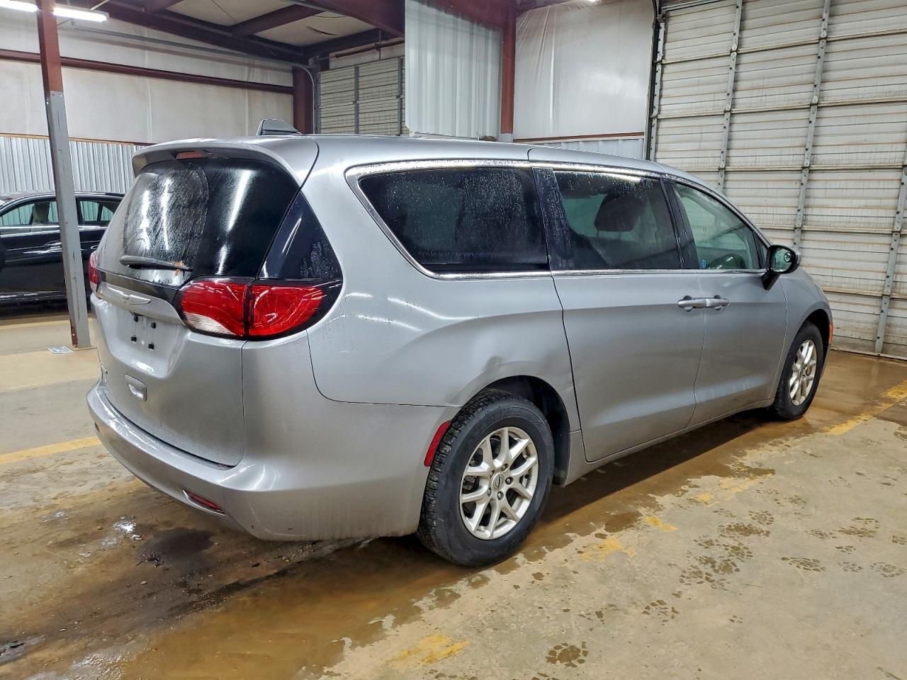 2021 CHRYSLER Voyager