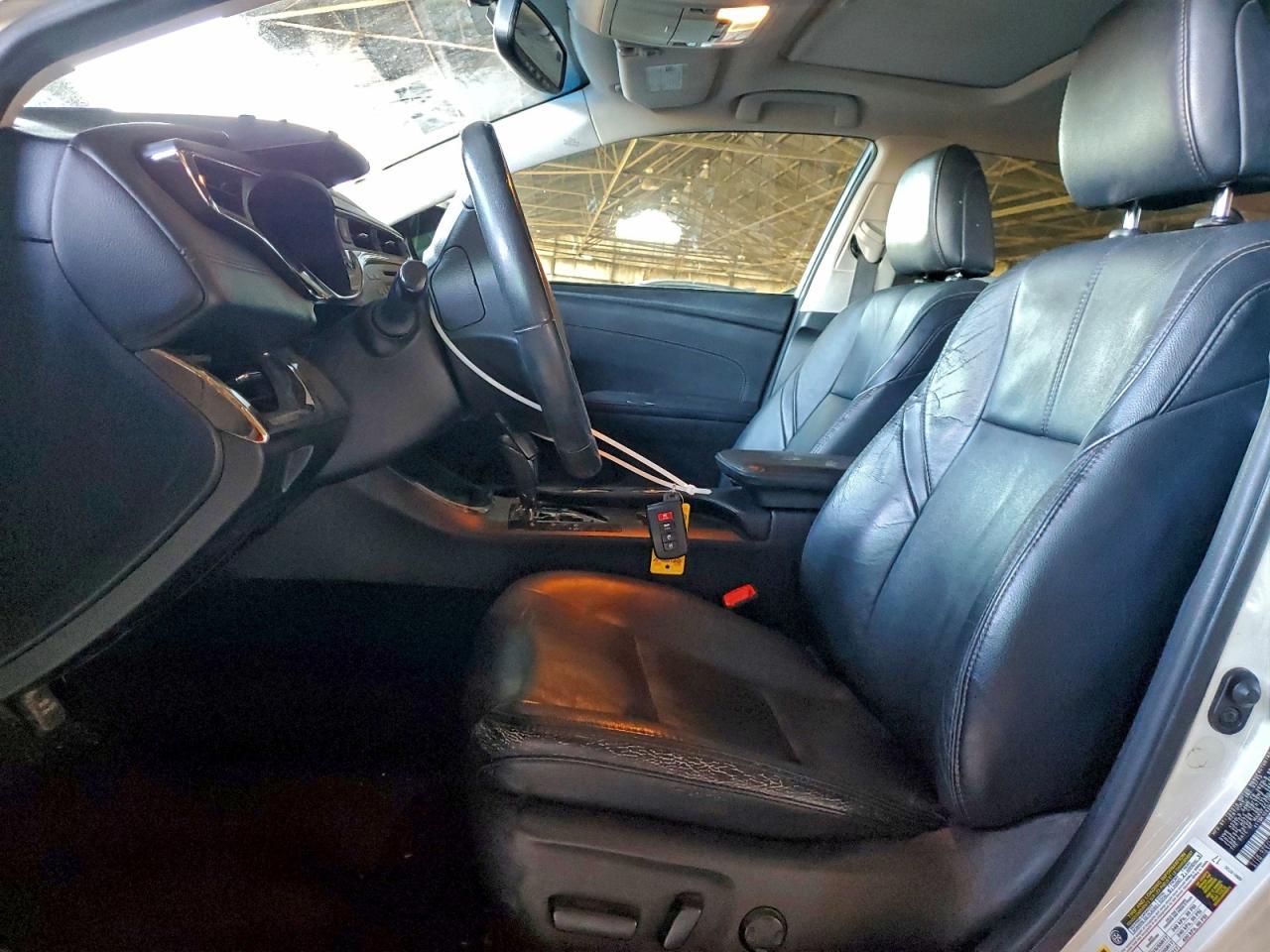 2013 TOYOTA Avalon