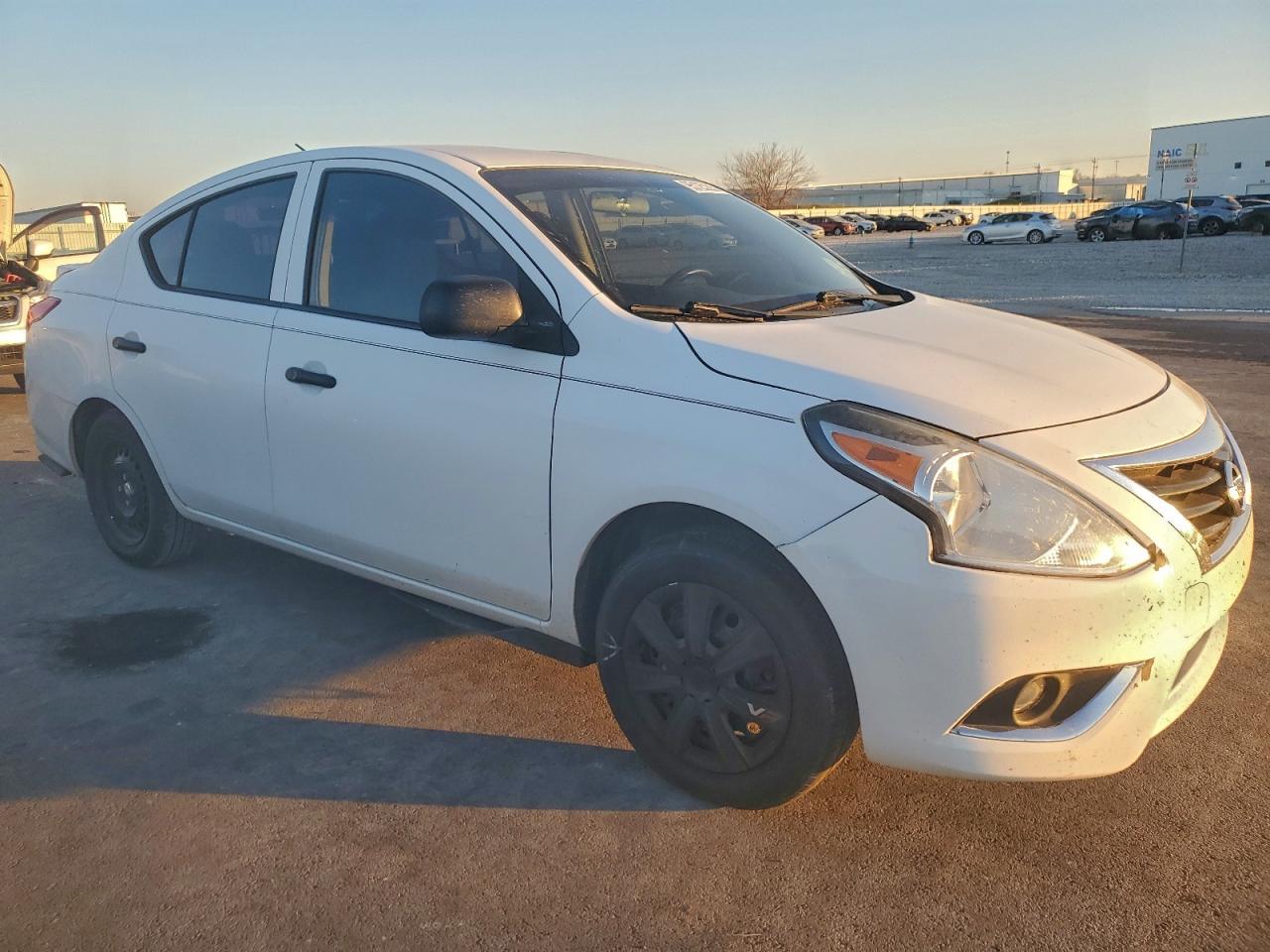 2015 NISSAN VERSA