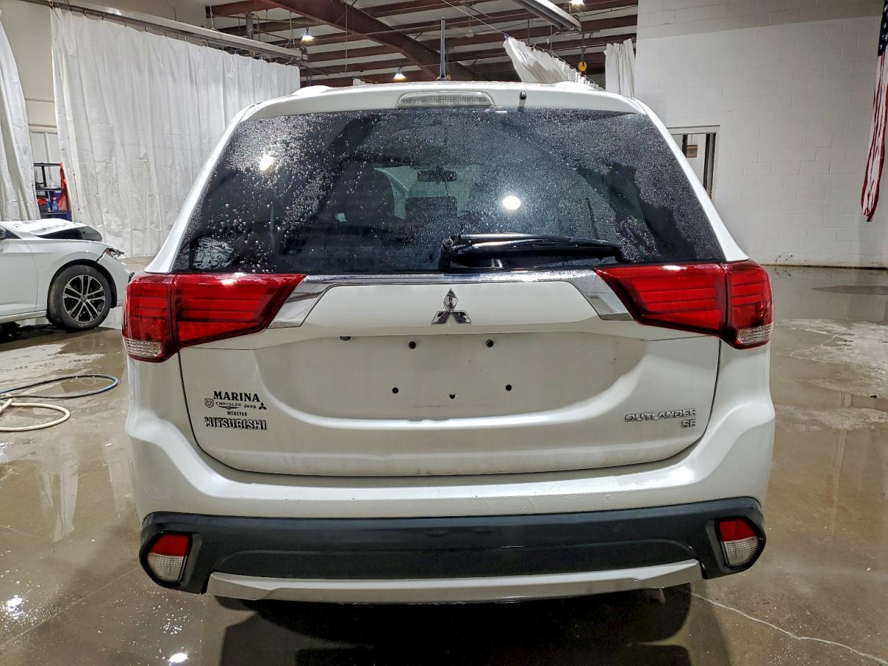 2016 MITSUBISHI outlander