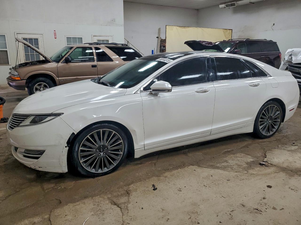 2016 LINCOLN MKZ