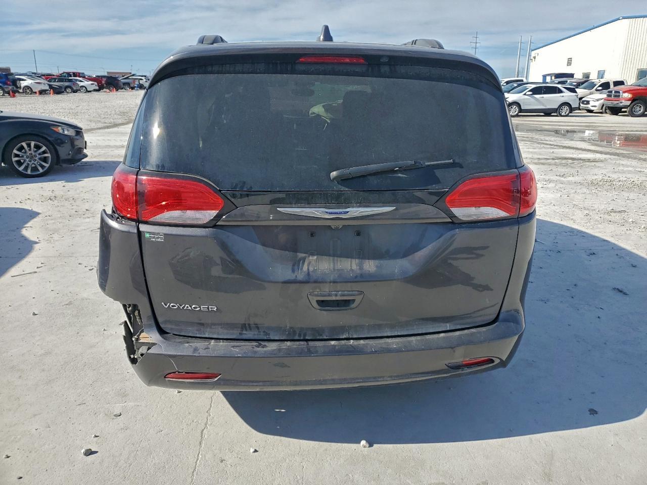 2020 CHRYSLER Voyager