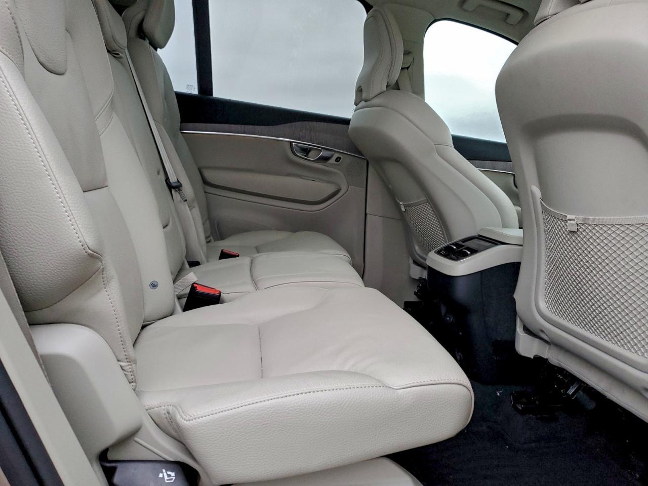 2024 VOLVO XC90