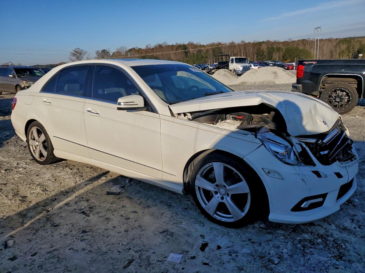 2011 MERCEDES-BENZ E-Class
