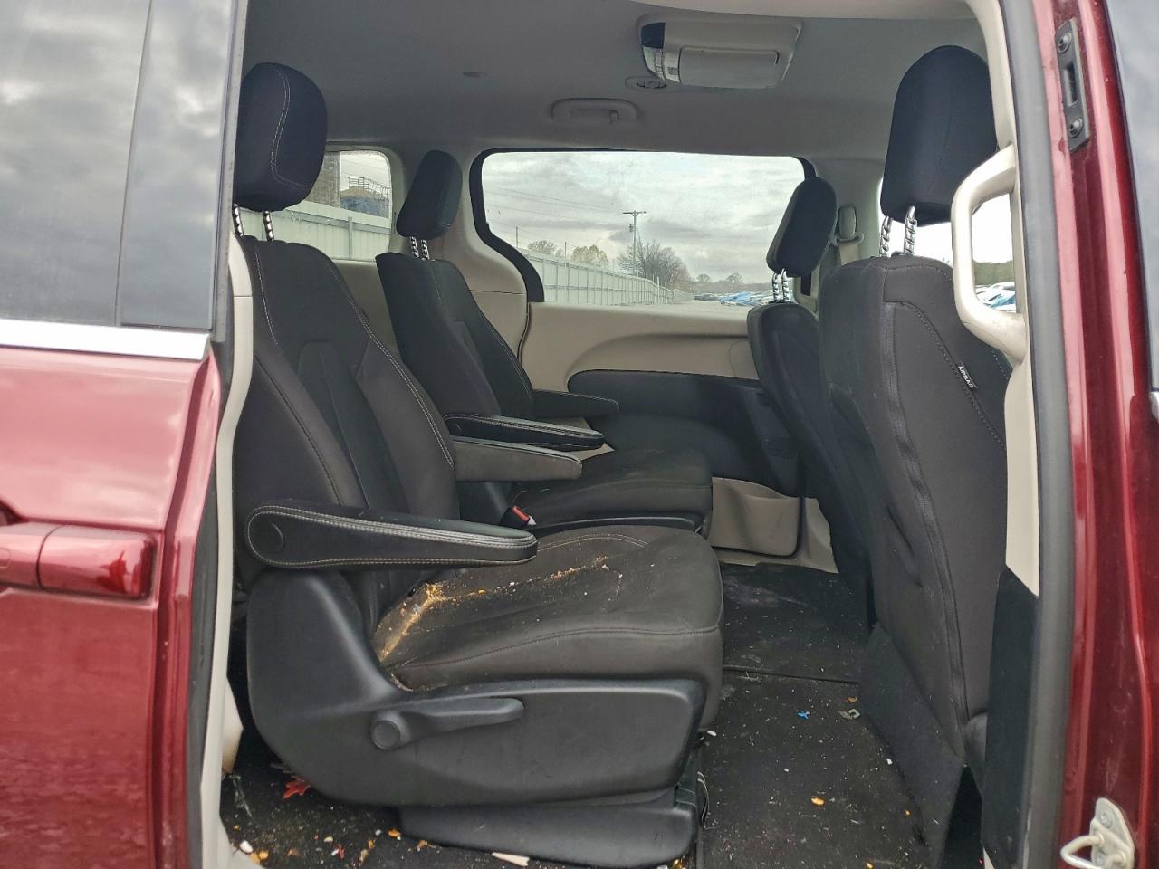 2021 CHRYSLER Voyager