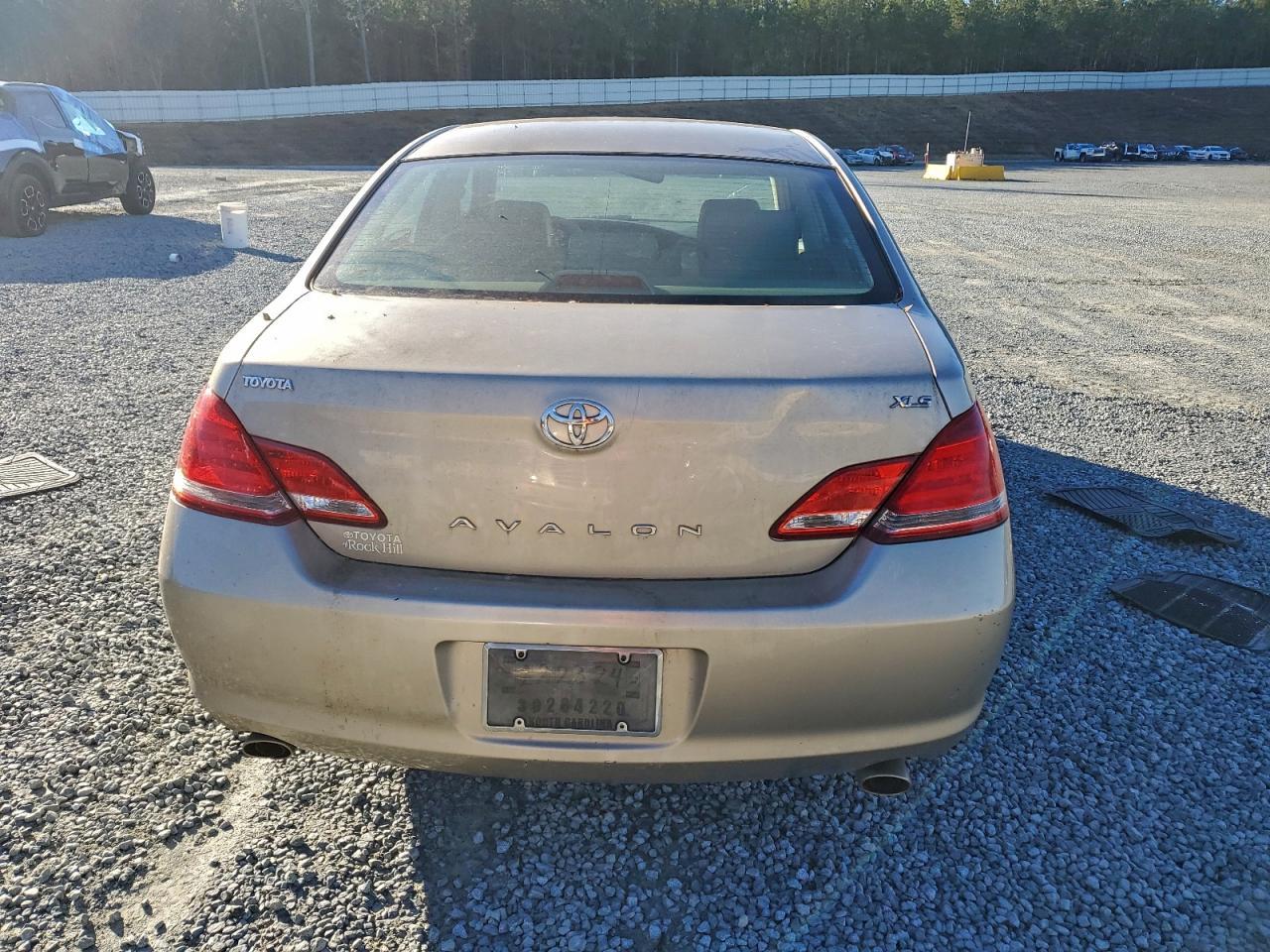2005 TOYOTA Avalon