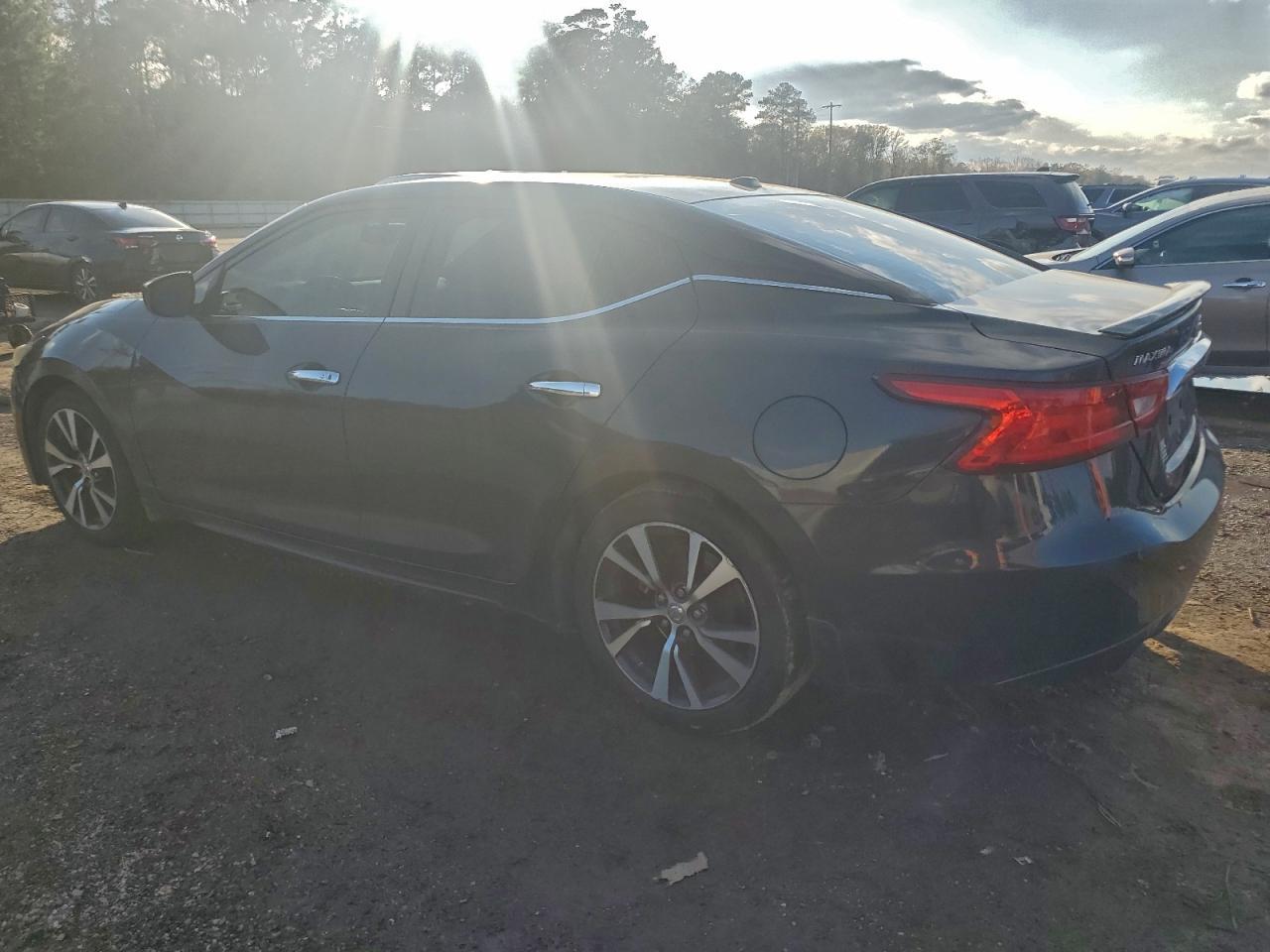 2016 NISSAN Maxima
