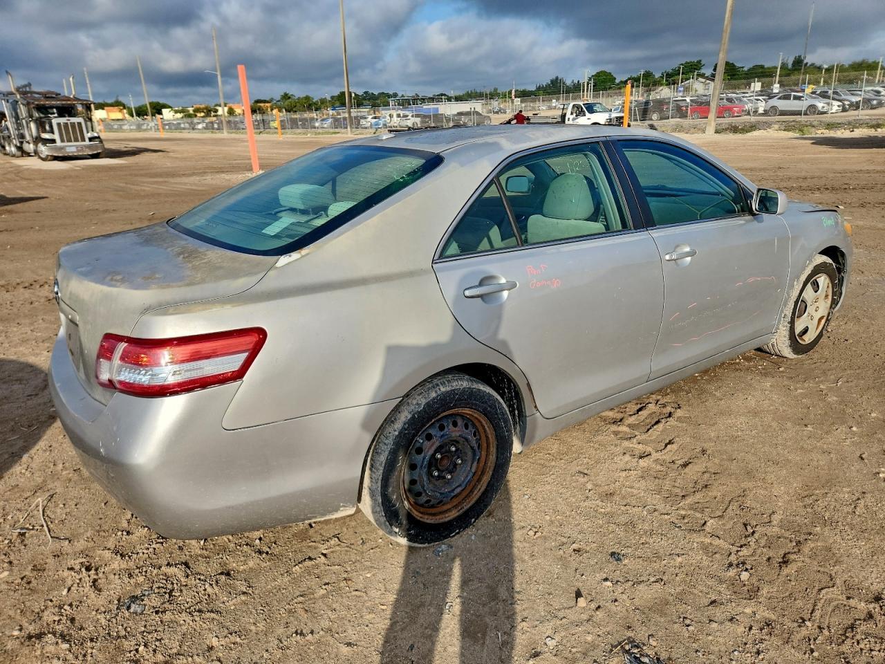 2011 TOYOTA CAMRY