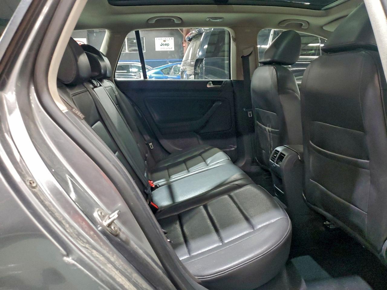 2011 VOLKSWAGEN JETTA