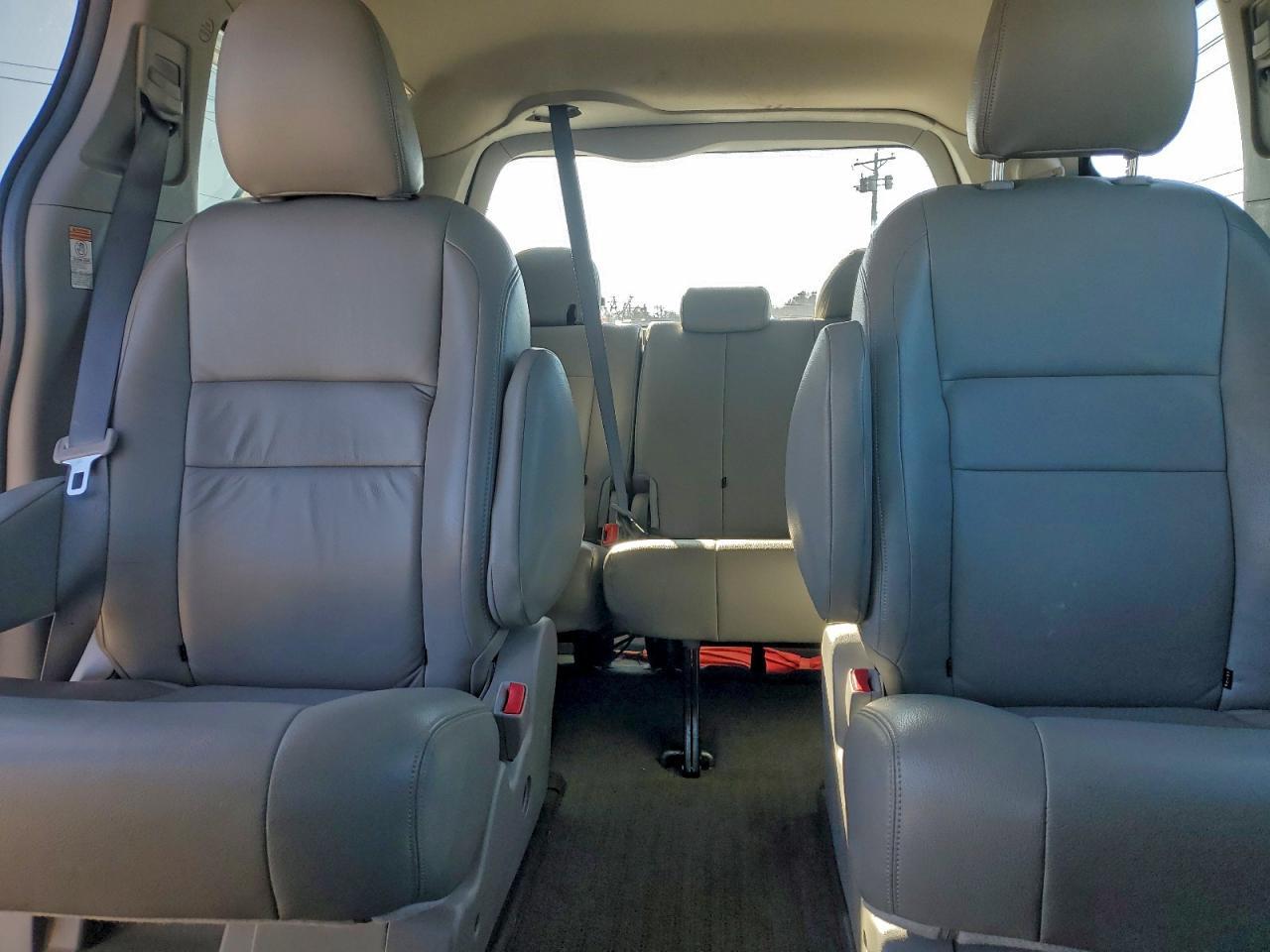 2015 TOYOTA SIENNA