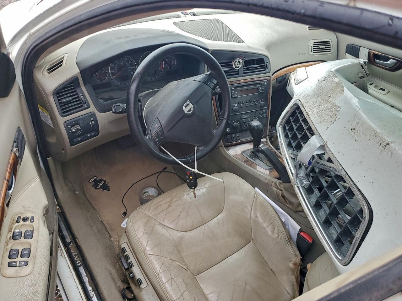 2005 VOLVO S60
