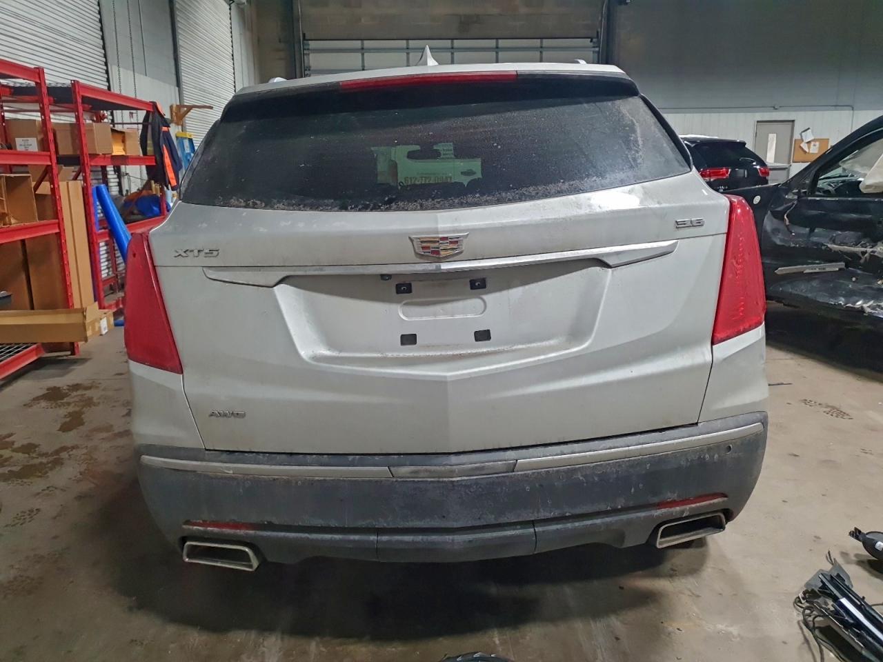 2017 CADILLAC XT5