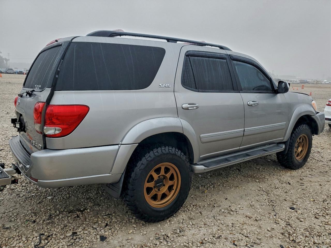 2005 TOYOTA Sequoia