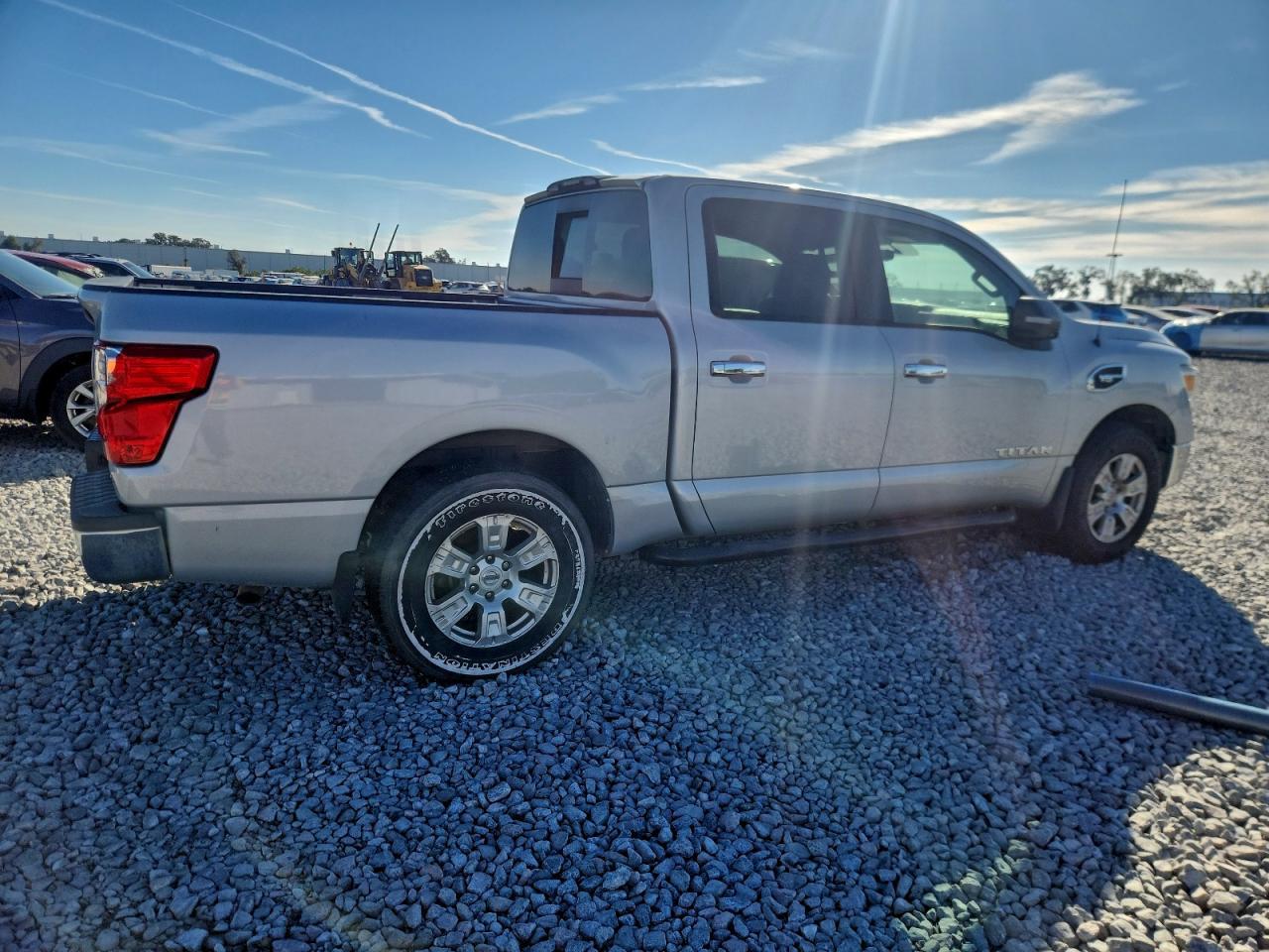 2017 NISSAN Titan
