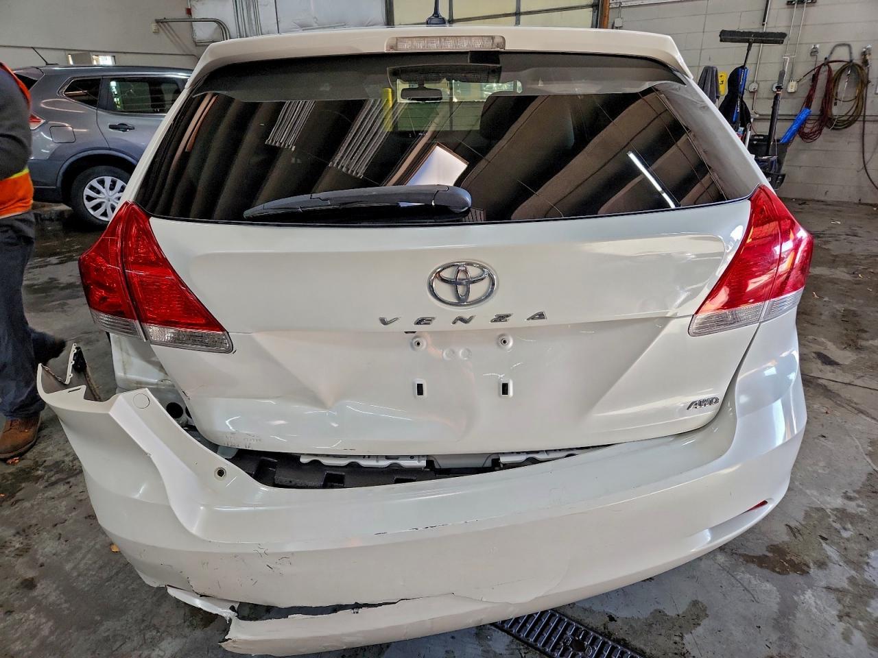 2010 TOYOTA VENZA