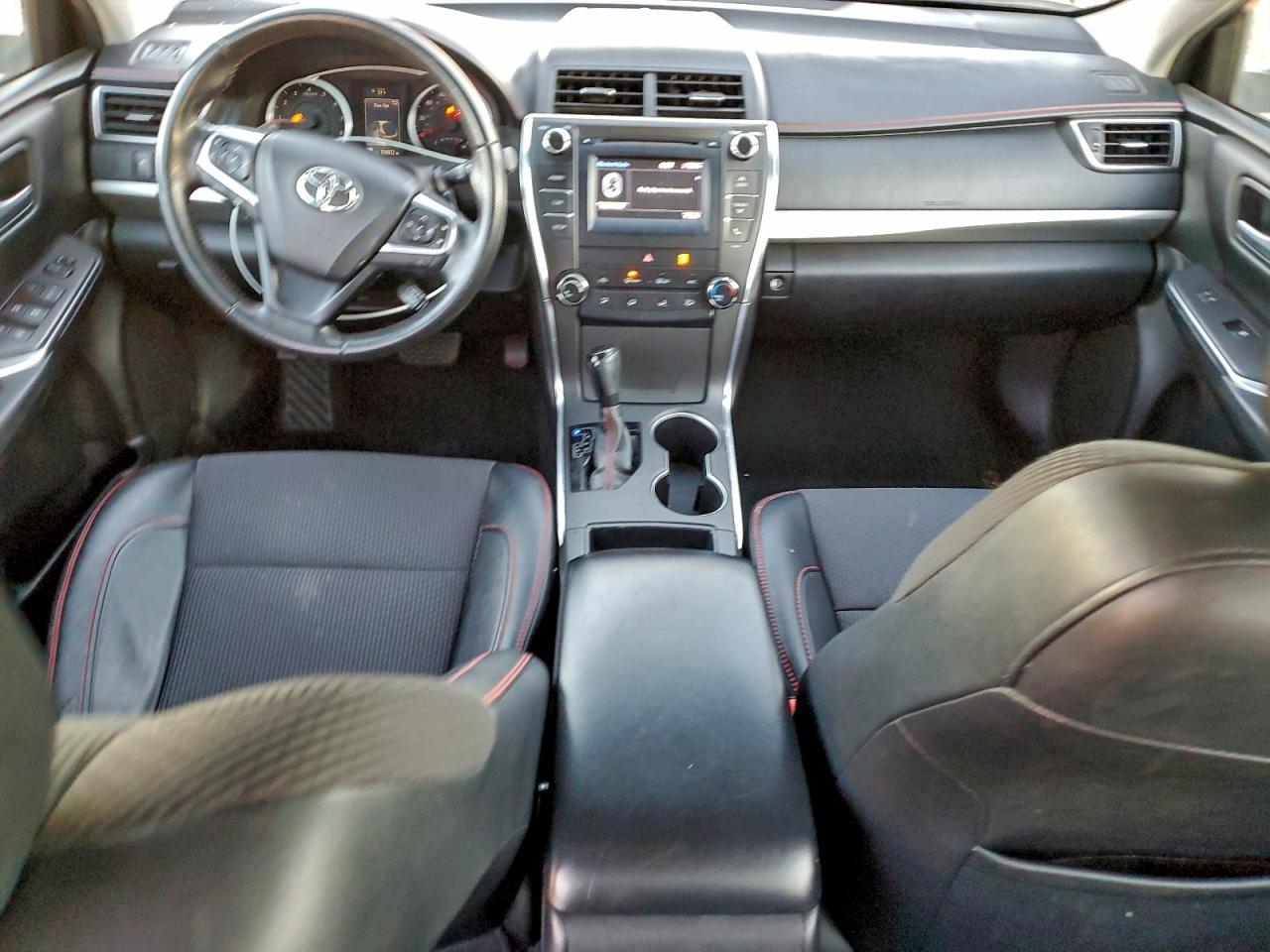 2016 TOYOTA CAMRY