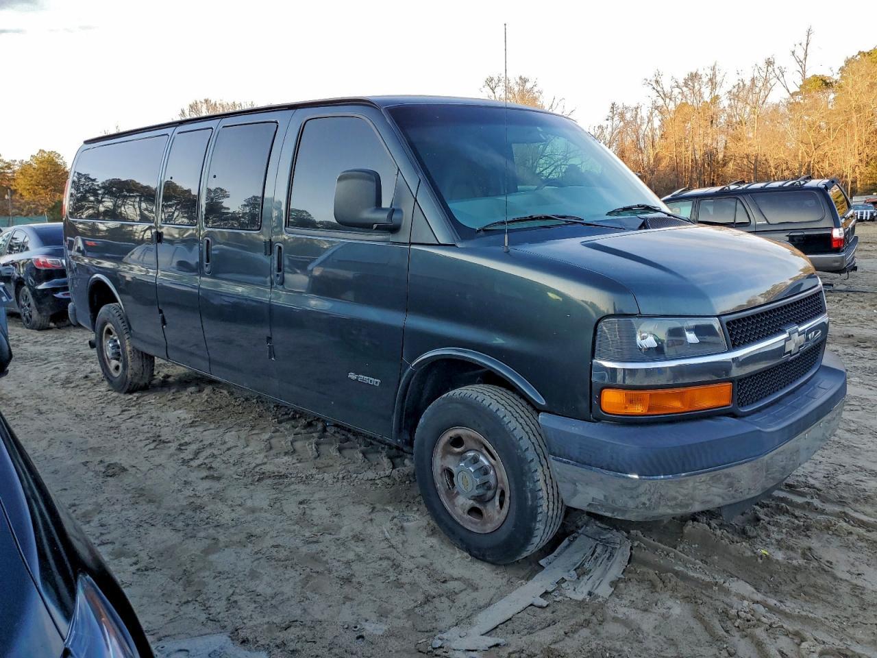 2003 CHEVROLET EXPRESS 2500