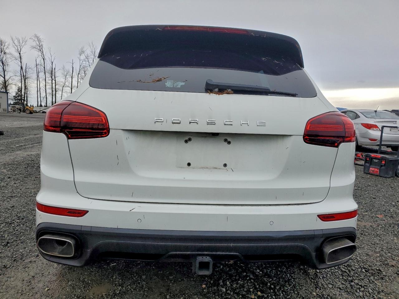 2015 PORSCHE CAYENNE