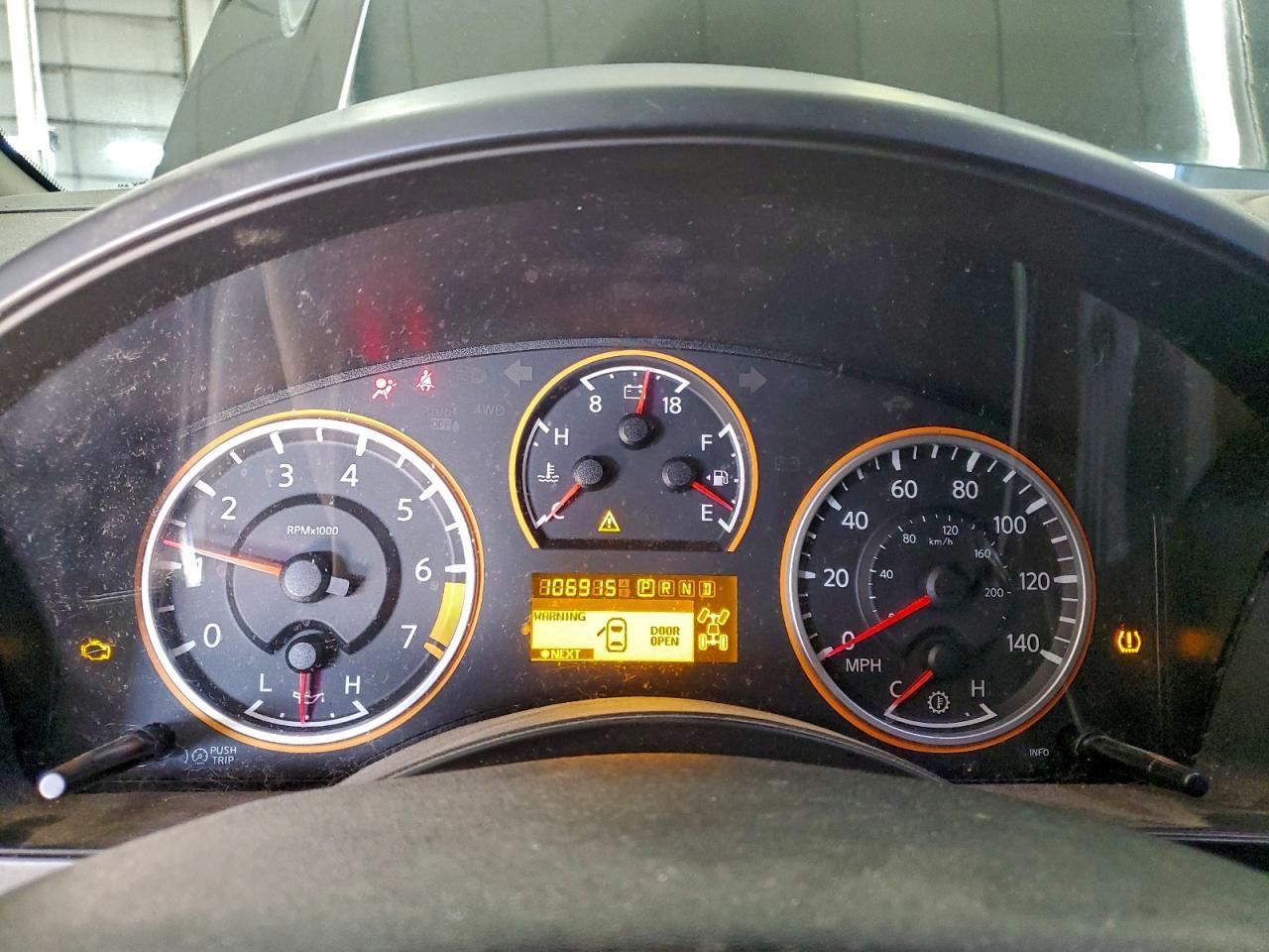 2012 NISSAN Titan