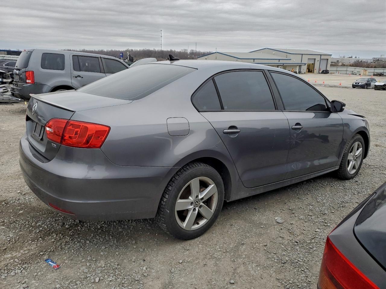 2011 VOLKSWAGEN JETTA