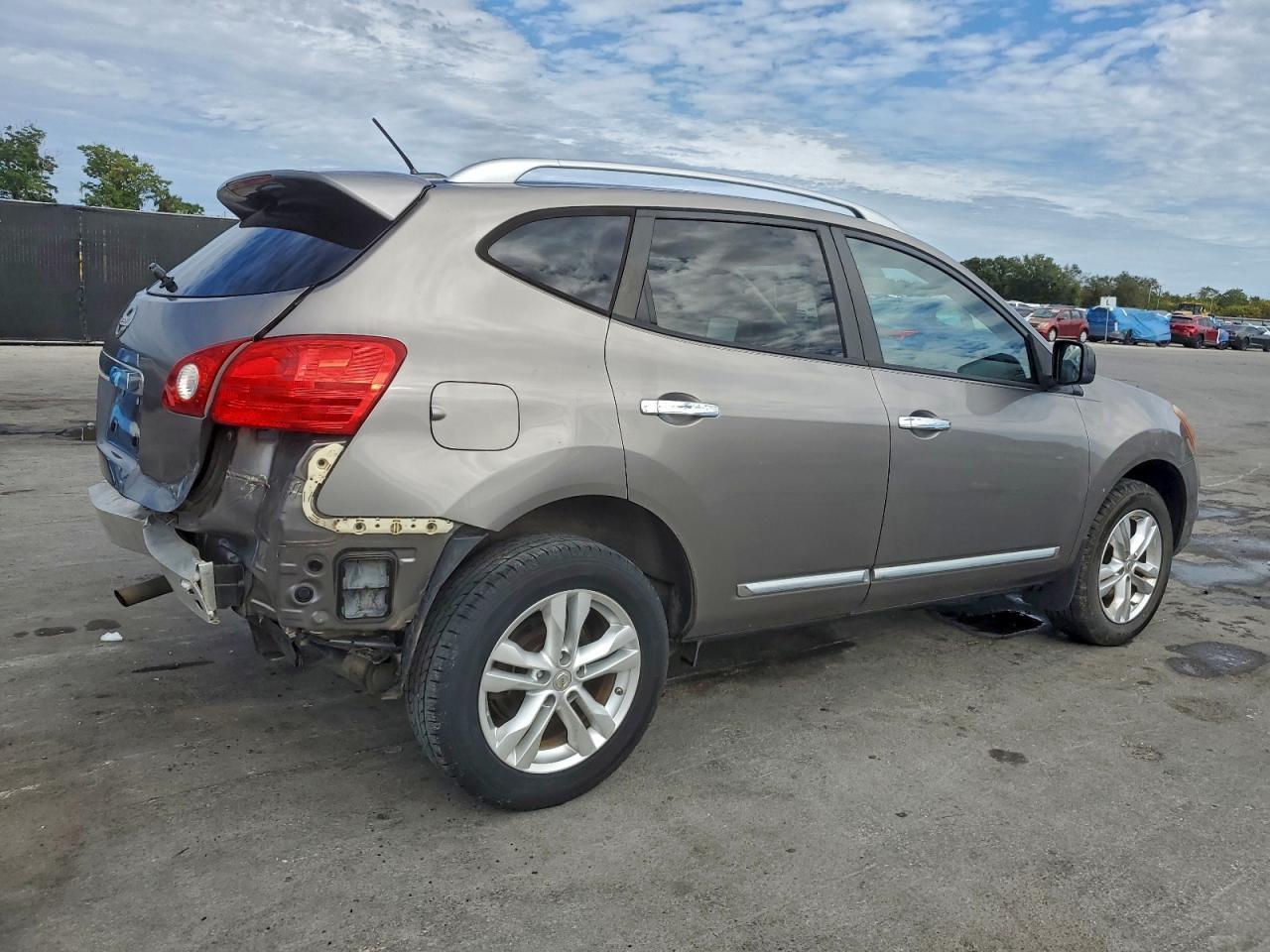 2015 NISSAN ROGUE