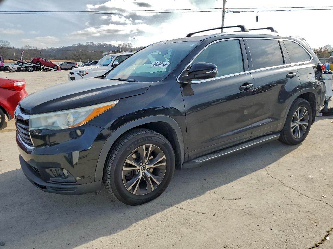 2016 TOYOTA HIGHLANDER