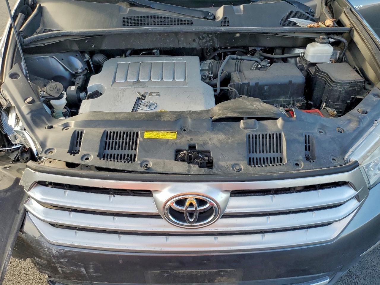 2012 TOYOTA HIGHLANDER