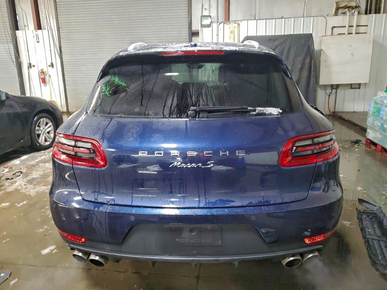 2018 PORSCHE Macan