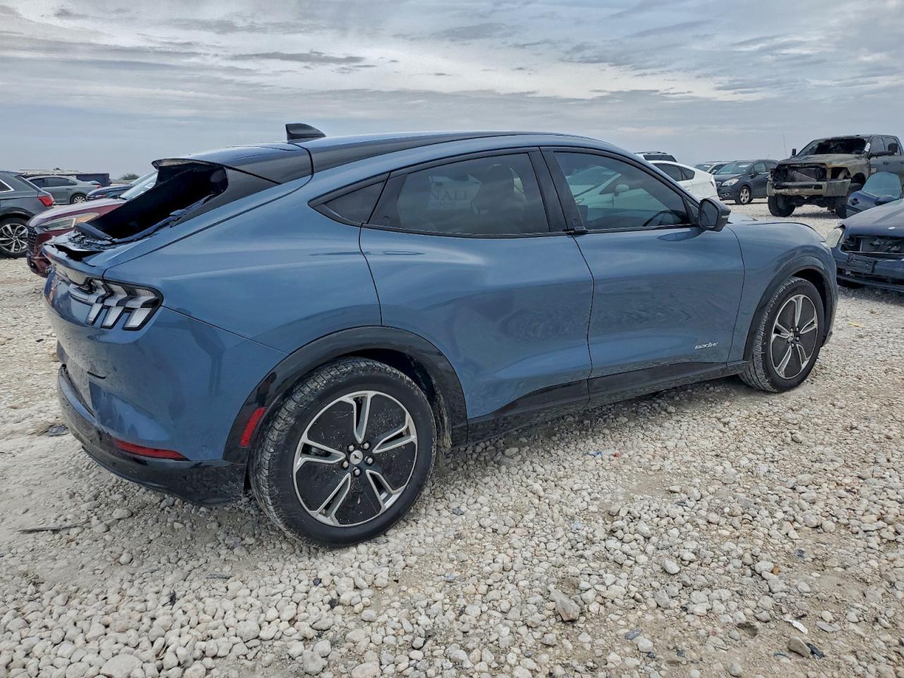 2023 FORD Mustang Mach-E