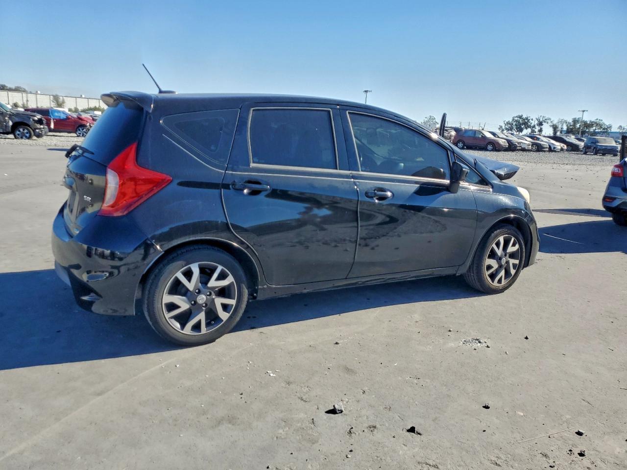 2016 NISSAN Versa Note