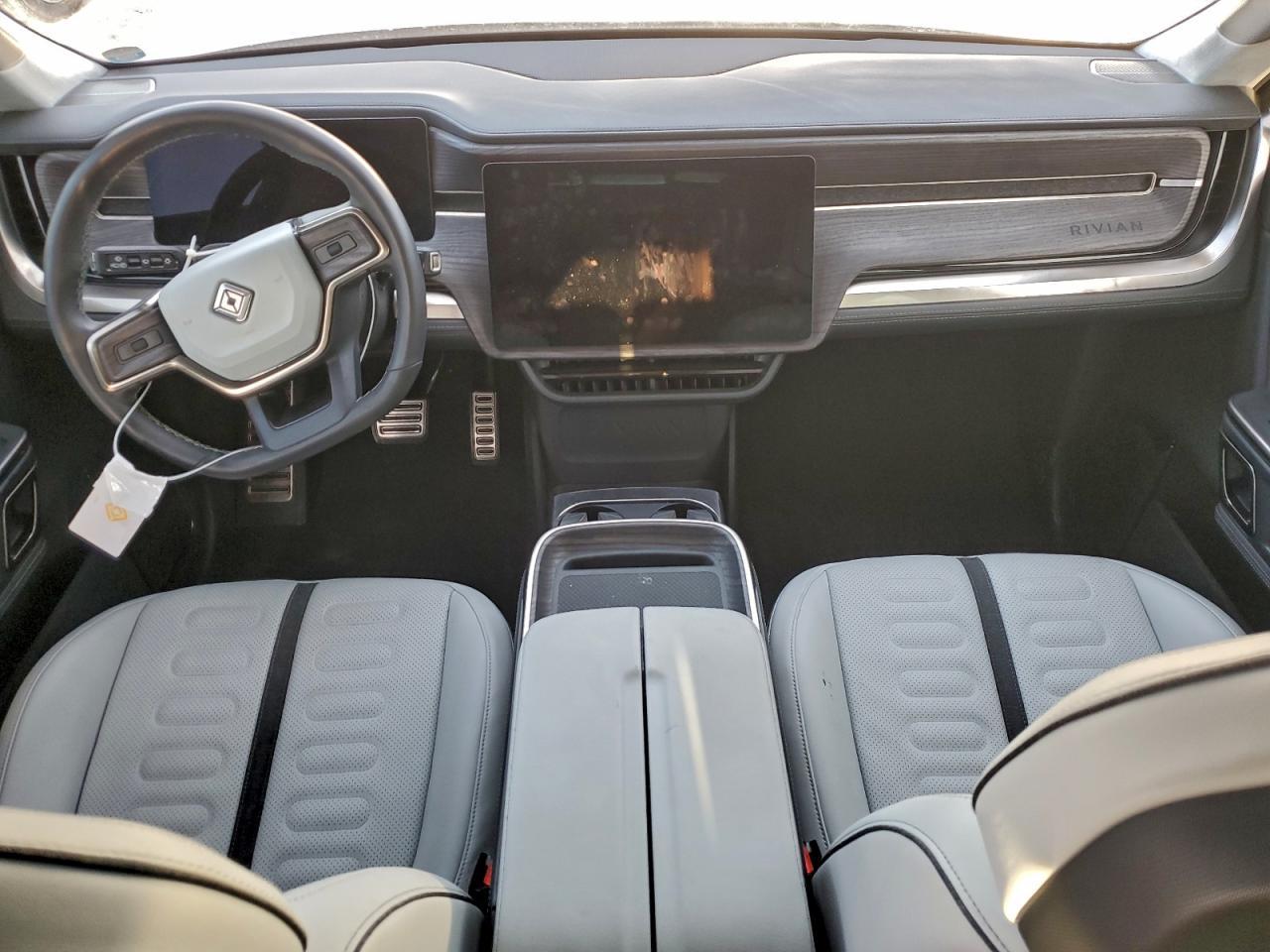 2023 RIVIAN R1s