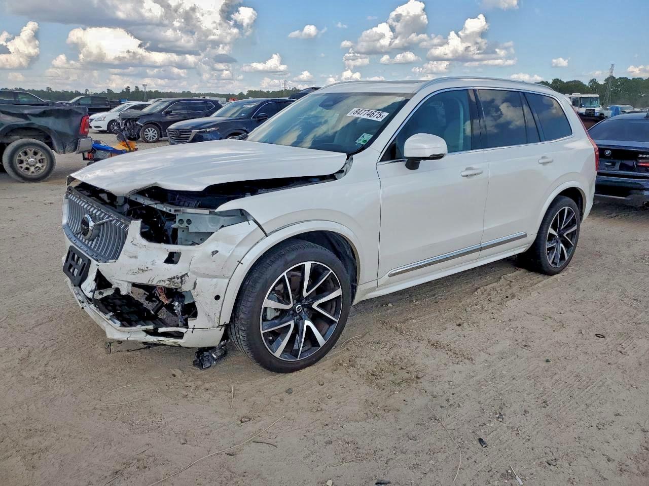 2023 VOLVO XC90