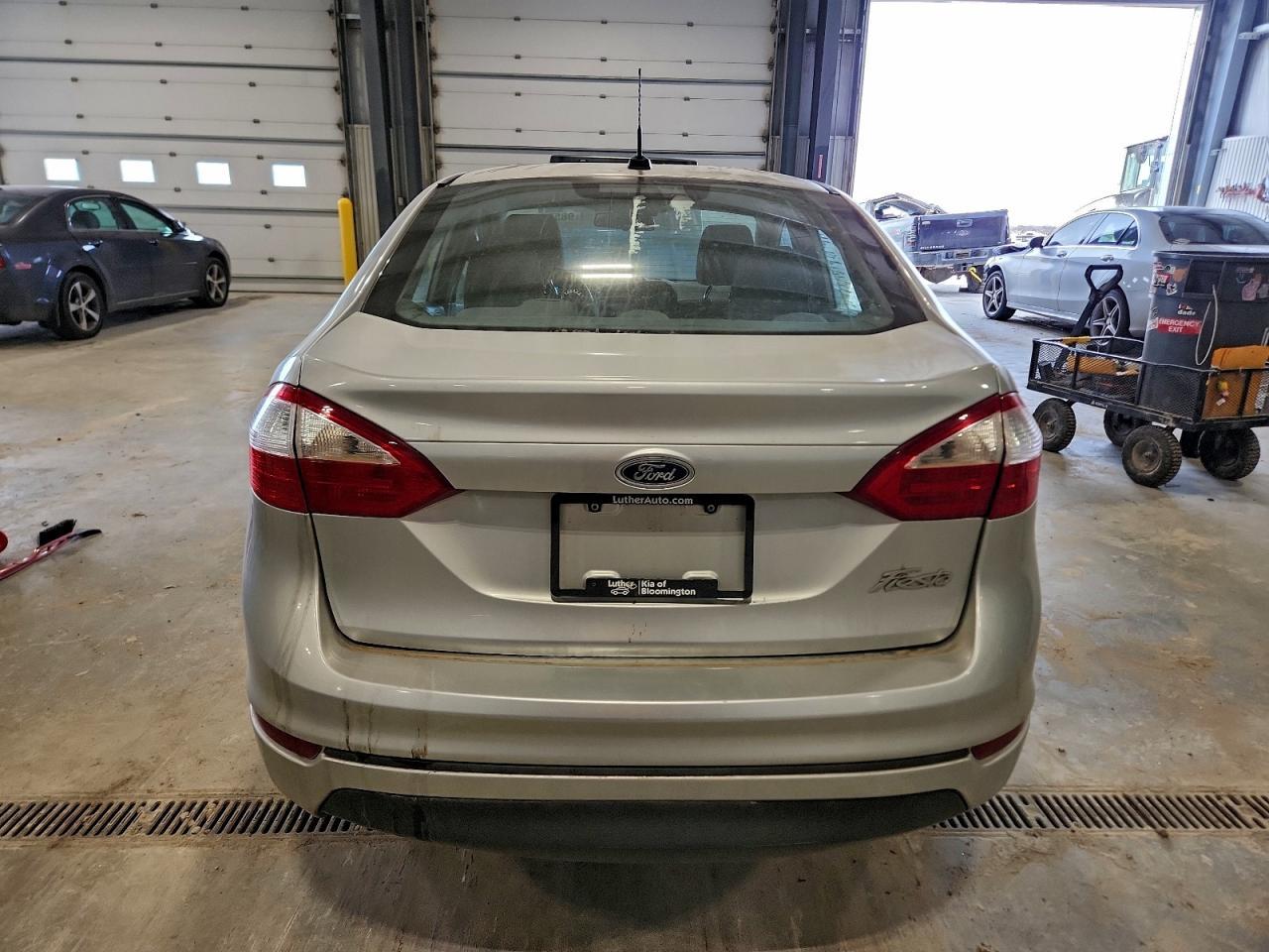 2016 FORD Fiesta