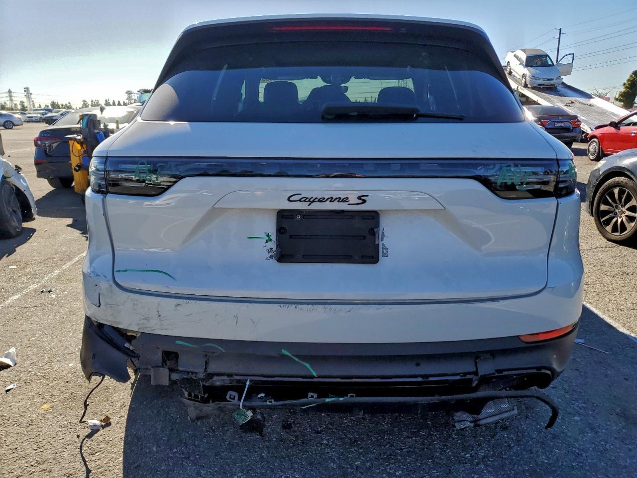 2022 PORSCHE CAYENNE