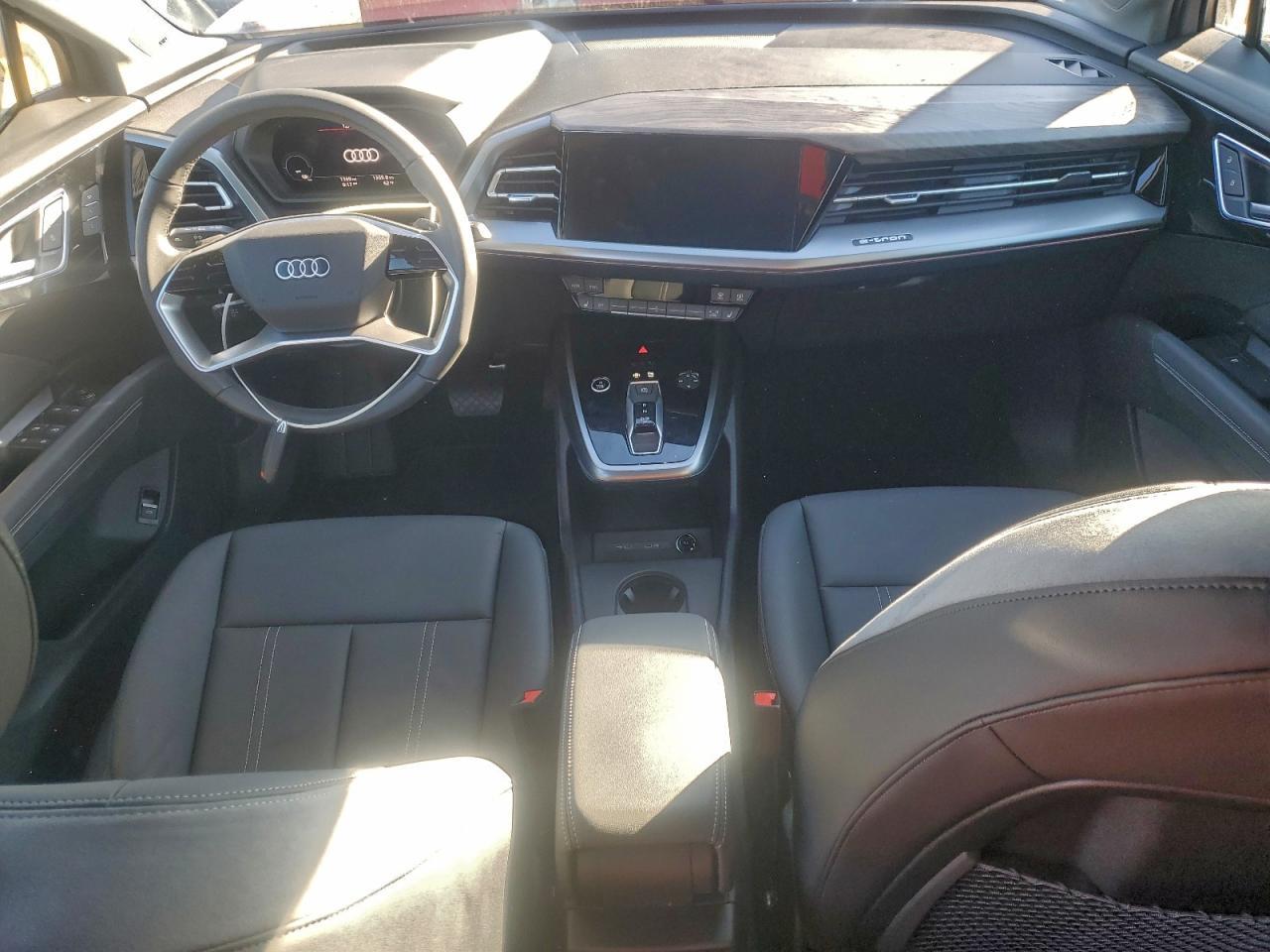 2025 AUDI Q4 e-tron