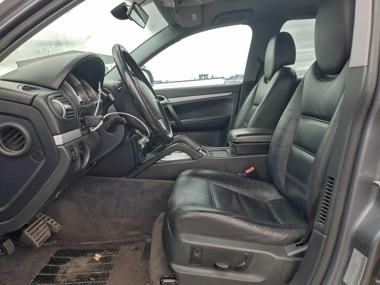 2004 PORSCHE CAYENNE