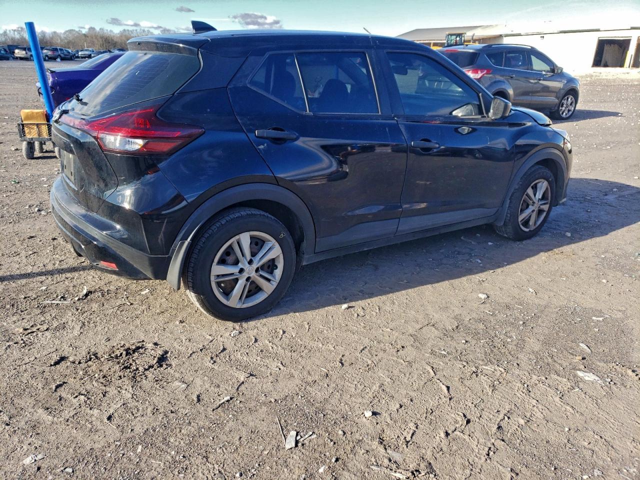 2022 NISSAN KICKS