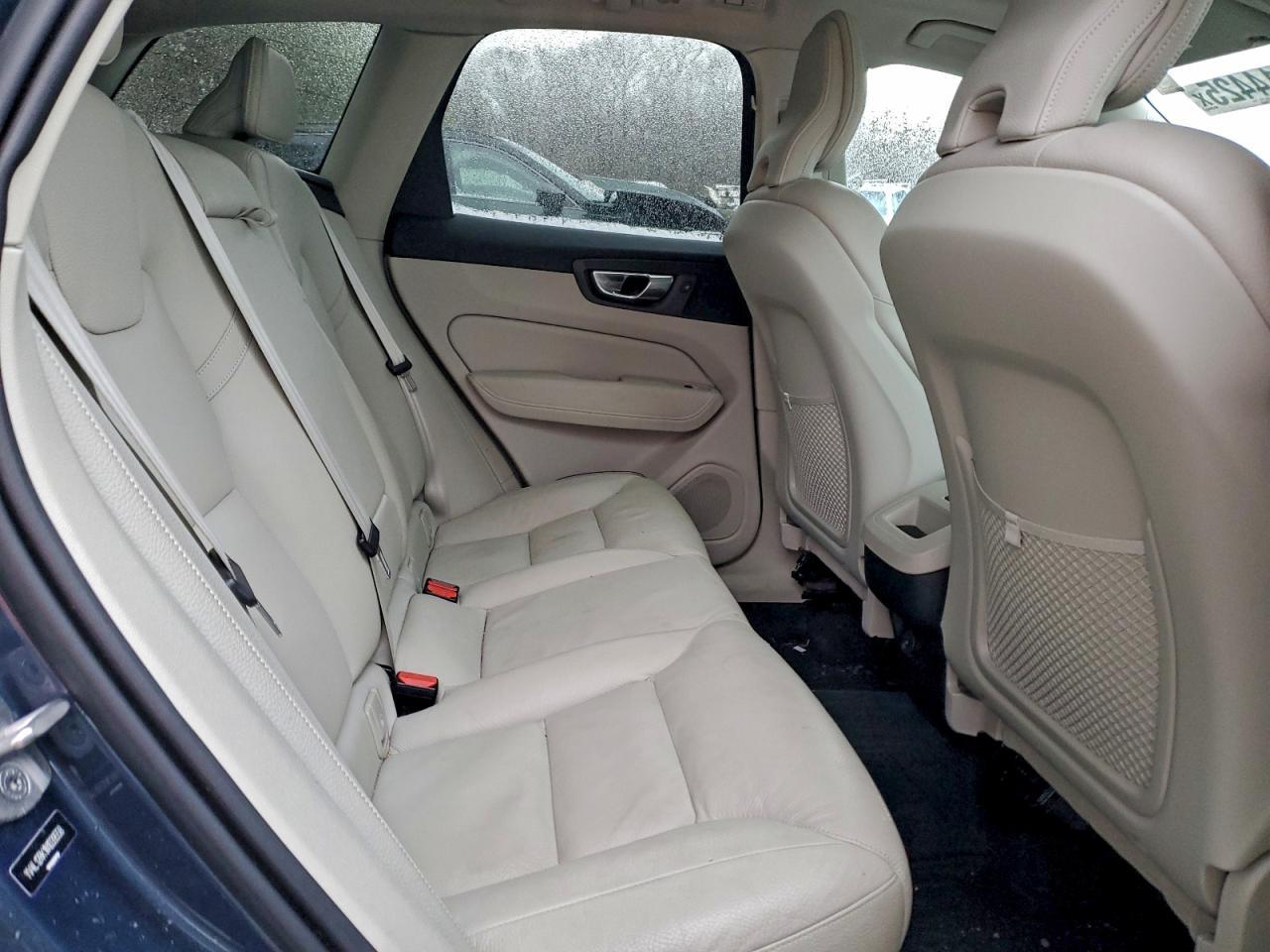 2022 VOLVO XC60