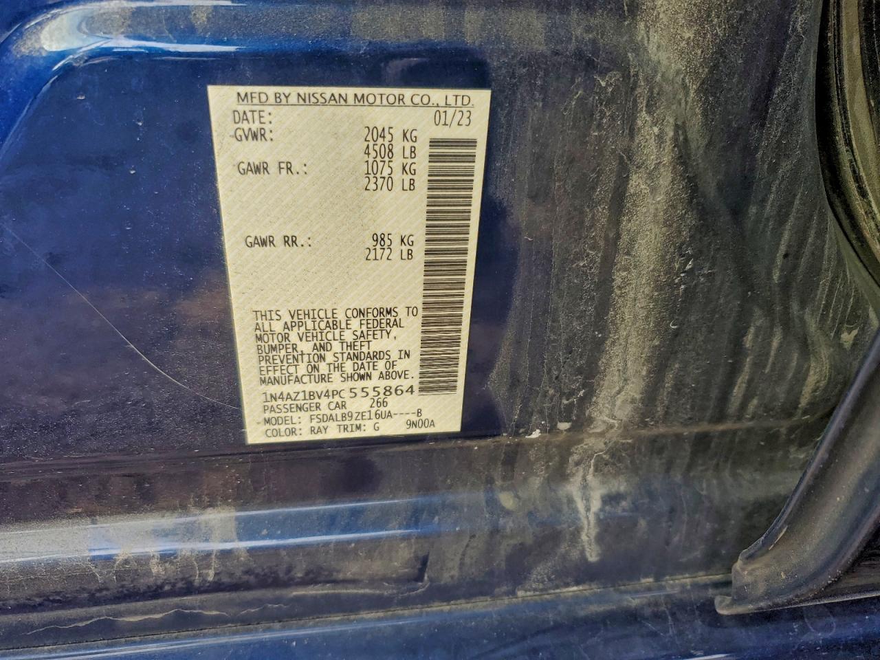 2023 NISSAN LEAF