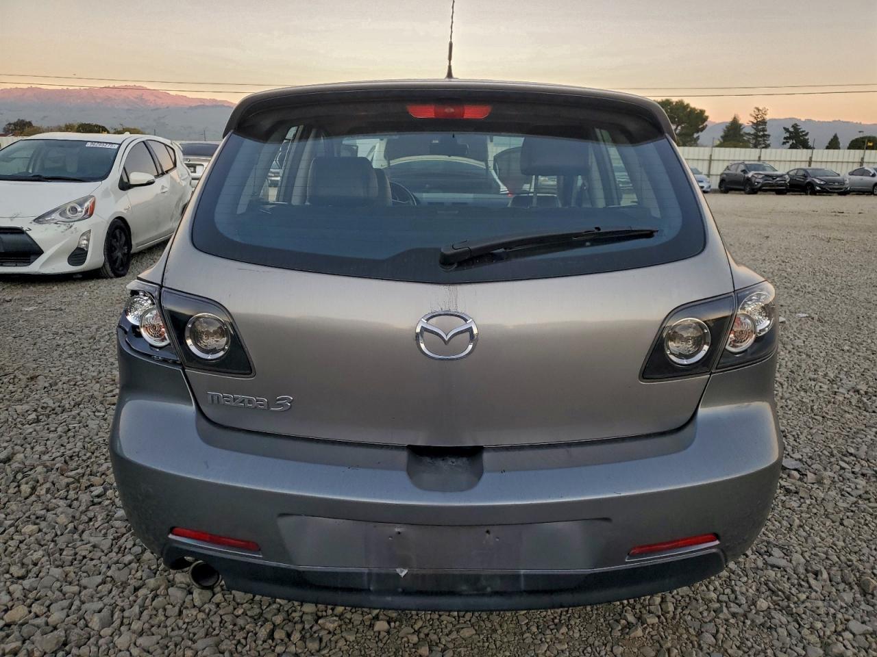 2006 MAZDA 3