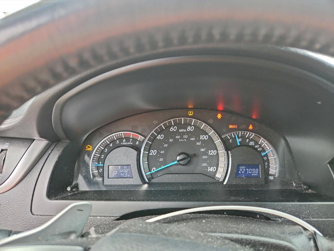 2014 TOYOTA CAMRY