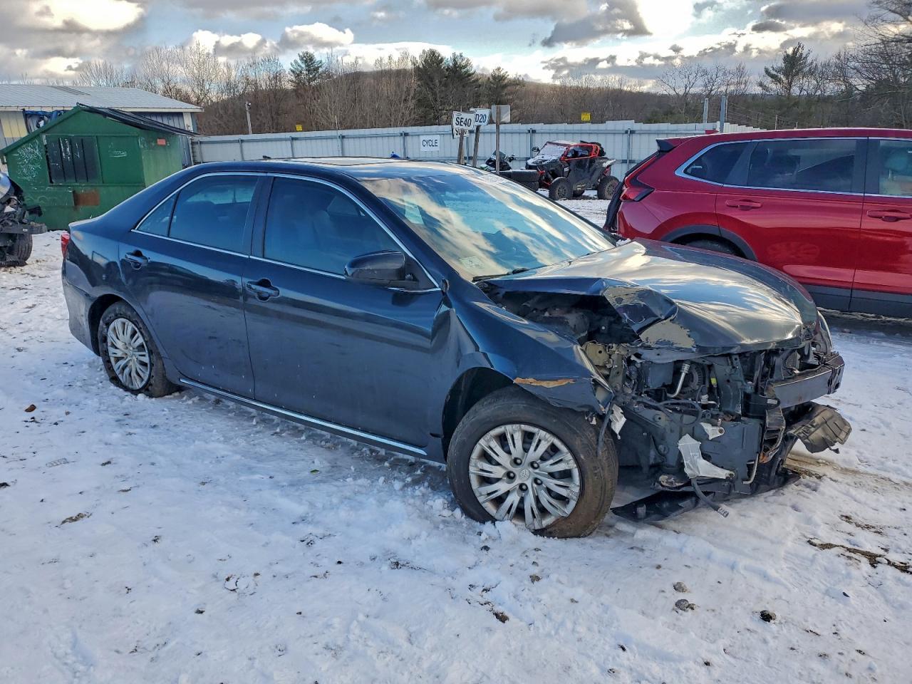 2014 TOYOTA CAMRY