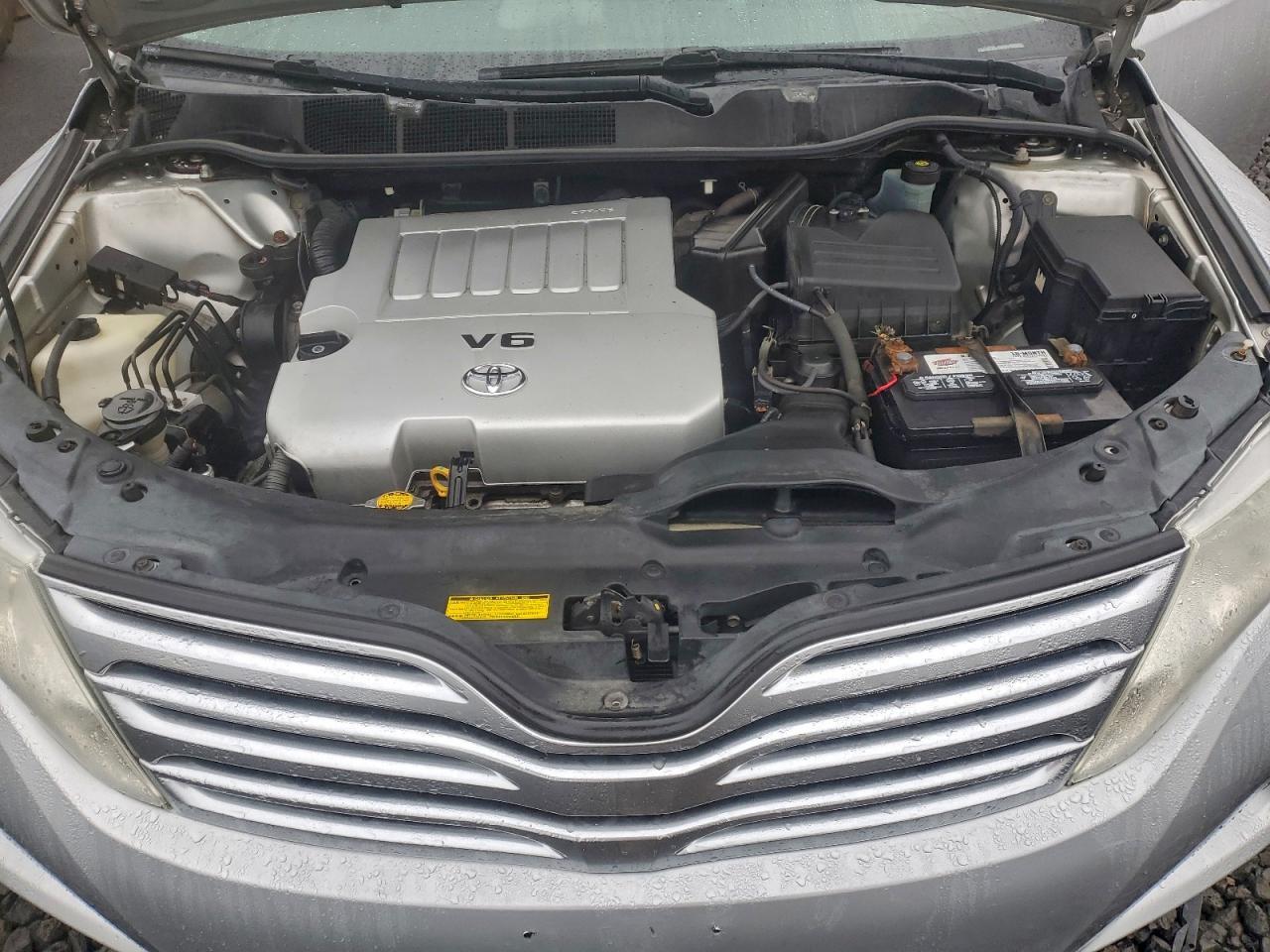 2010 TOYOTA VENZA