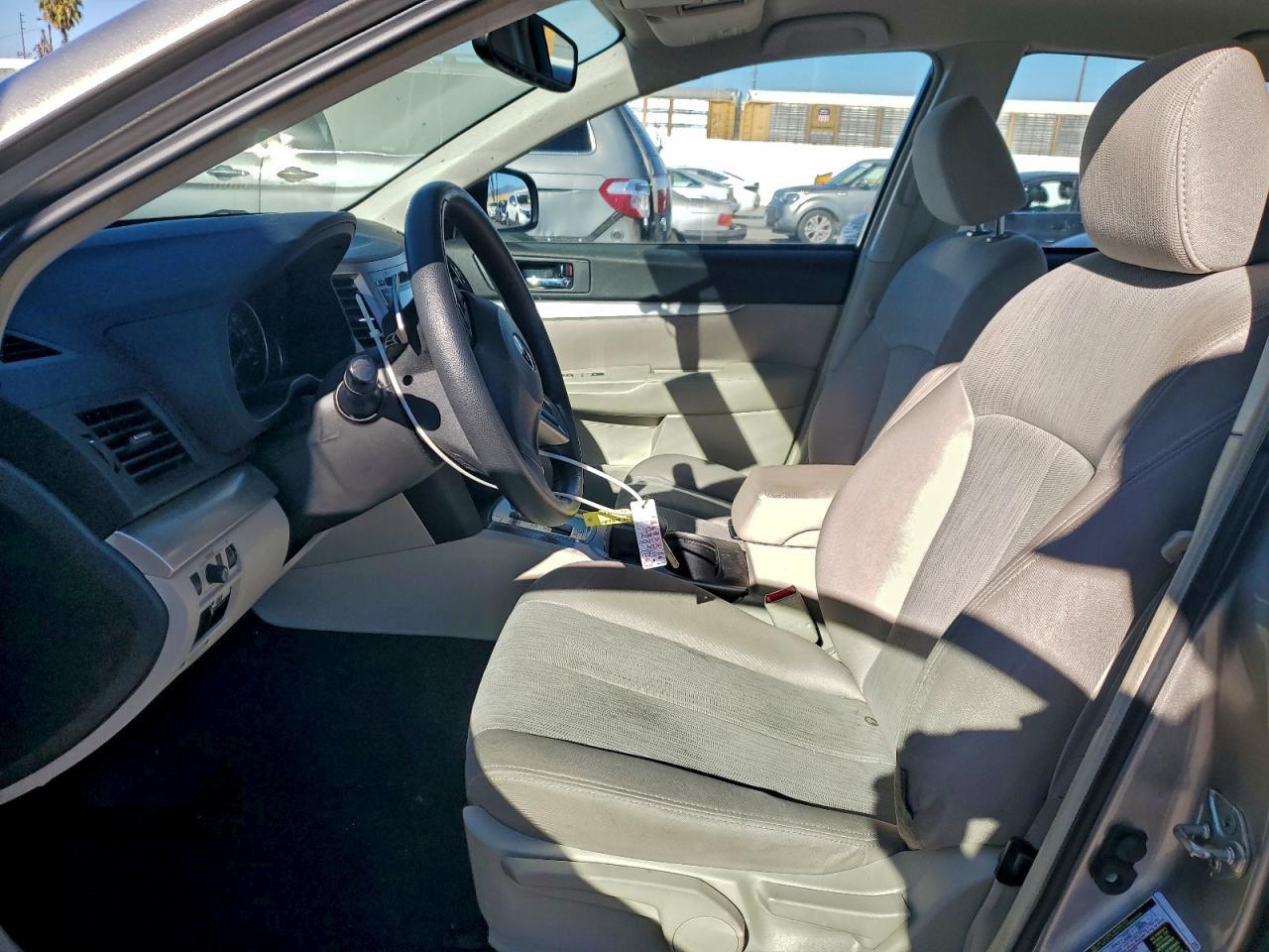 2014 SUBARU Legacy