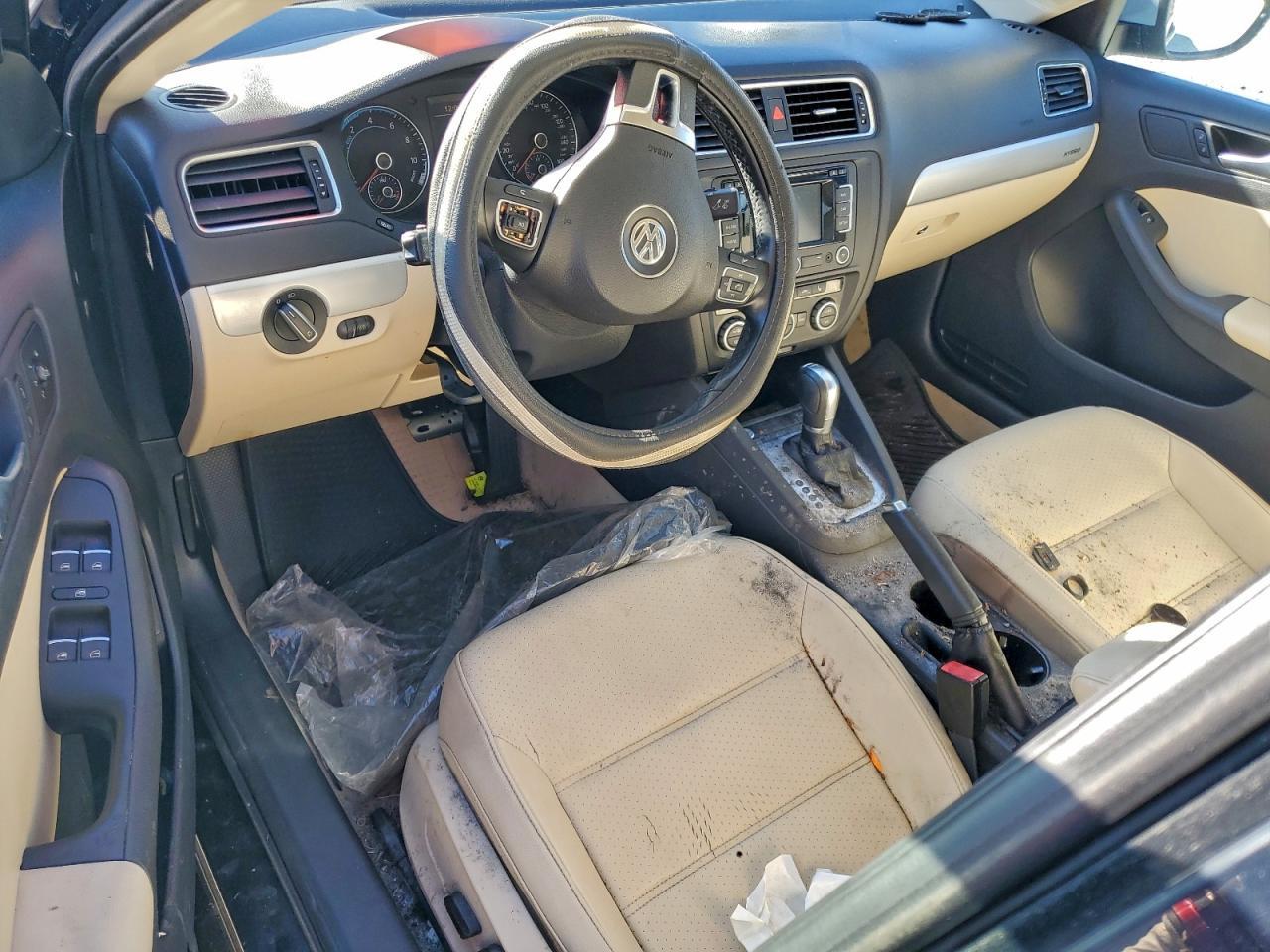 2013 VOLKSWAGEN JETTA