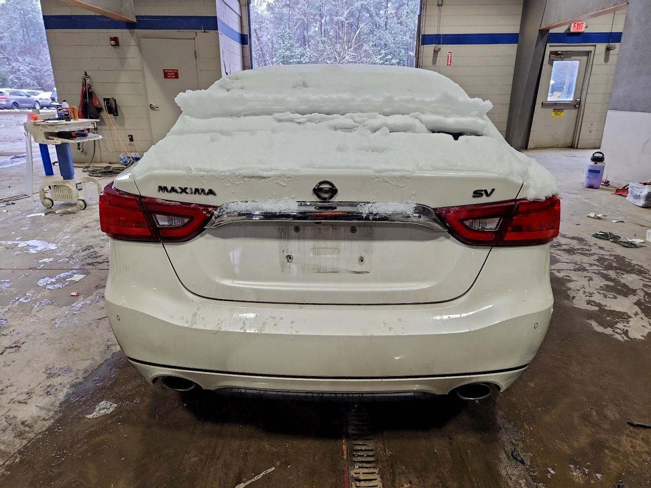 2017 NISSAN Maxima